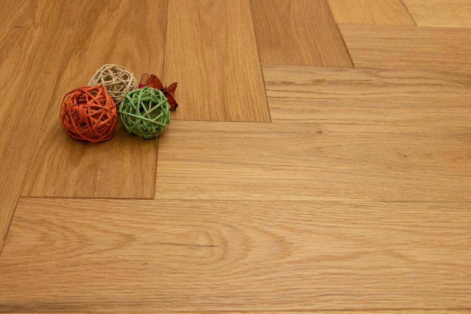 Prime Engineered Flooring Oak Herringbone Brushed Uv Matt Lacquered 14/3mm By 120mm By 600mm