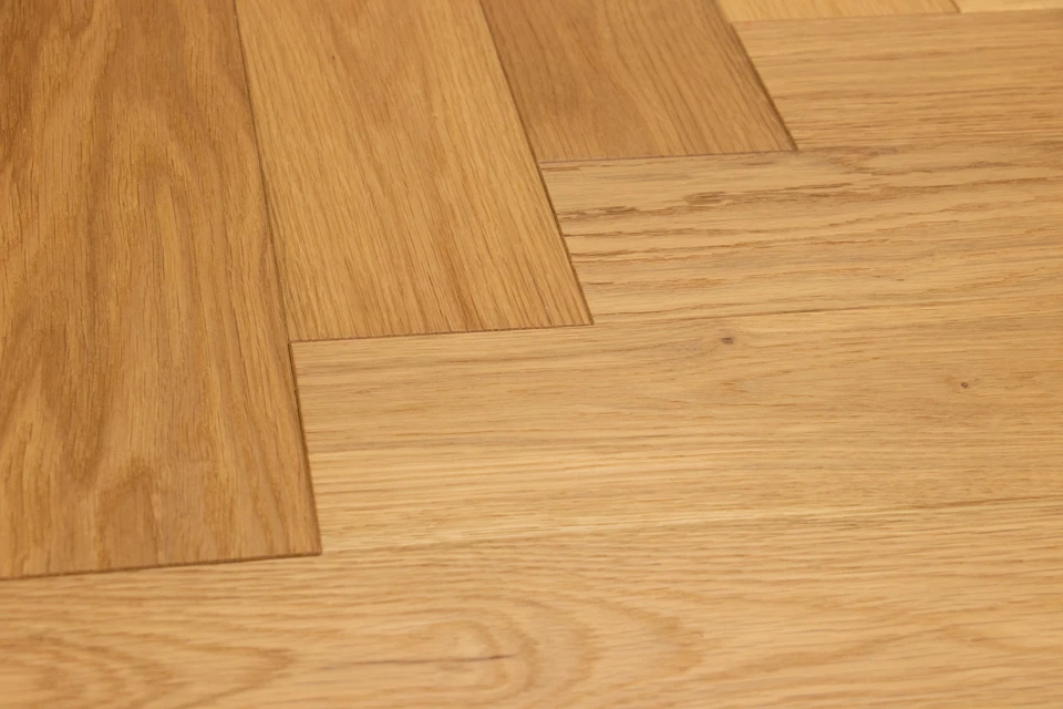 Prime Engineered Flooring Oak Herringbone Brushed Uv Matt Lacquered 14/3mm By 120mm By 600mm - Image 3