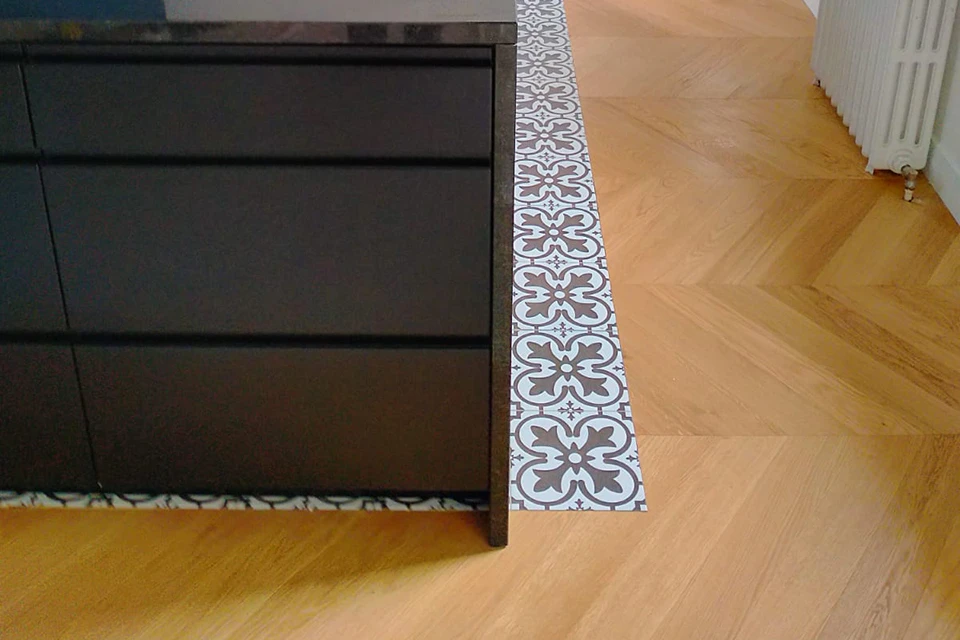 Prime Engineered Flooring Oak Chevron Brushed UV Lacquered 14/3mm By 90mm By 510mm