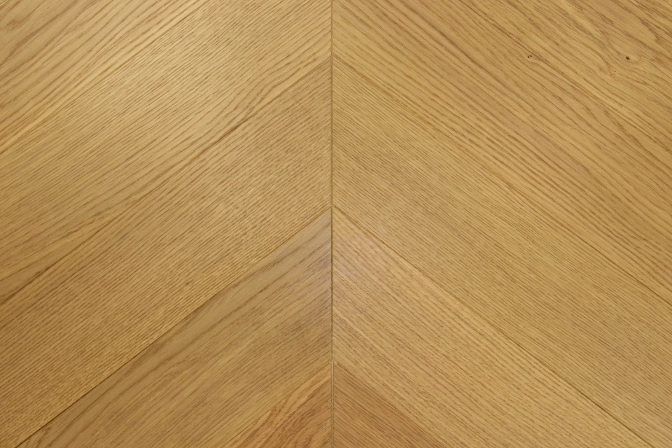 Prime Engineered Flooring Oak Chevron Brushed UV Lacquered 14/3mm By 90mm By 510mm - Image 4