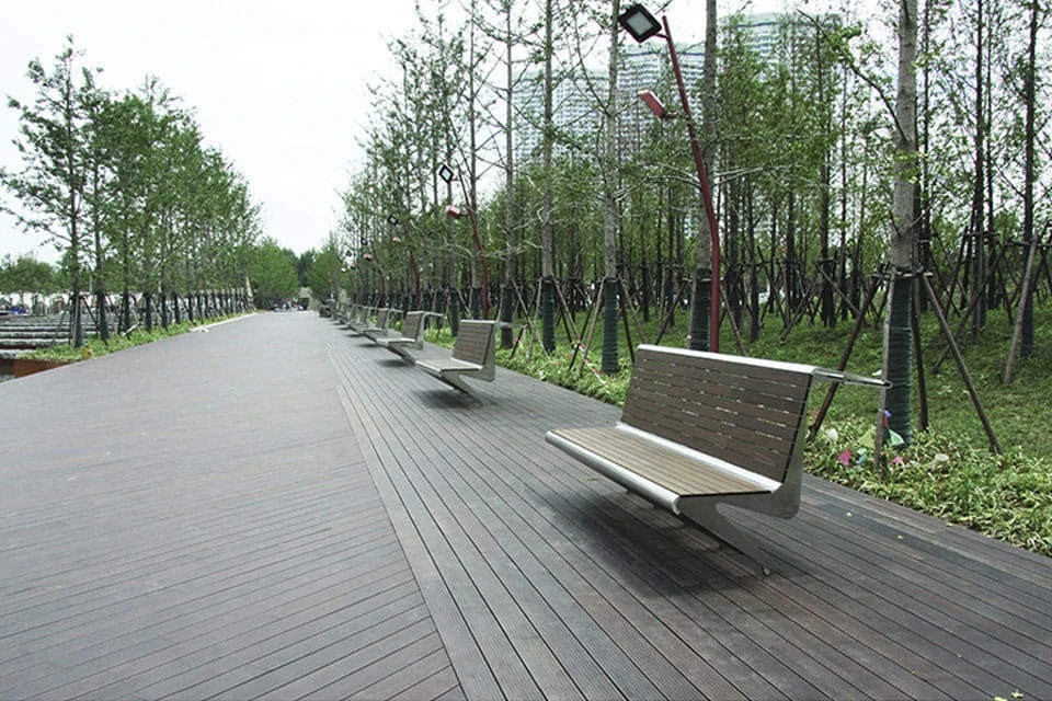 Dasso Bamboo XTR Ribbed Hardwood Decking Boards Using Hidden Fixing 18mm By 137mm By 1850mm - Image 2