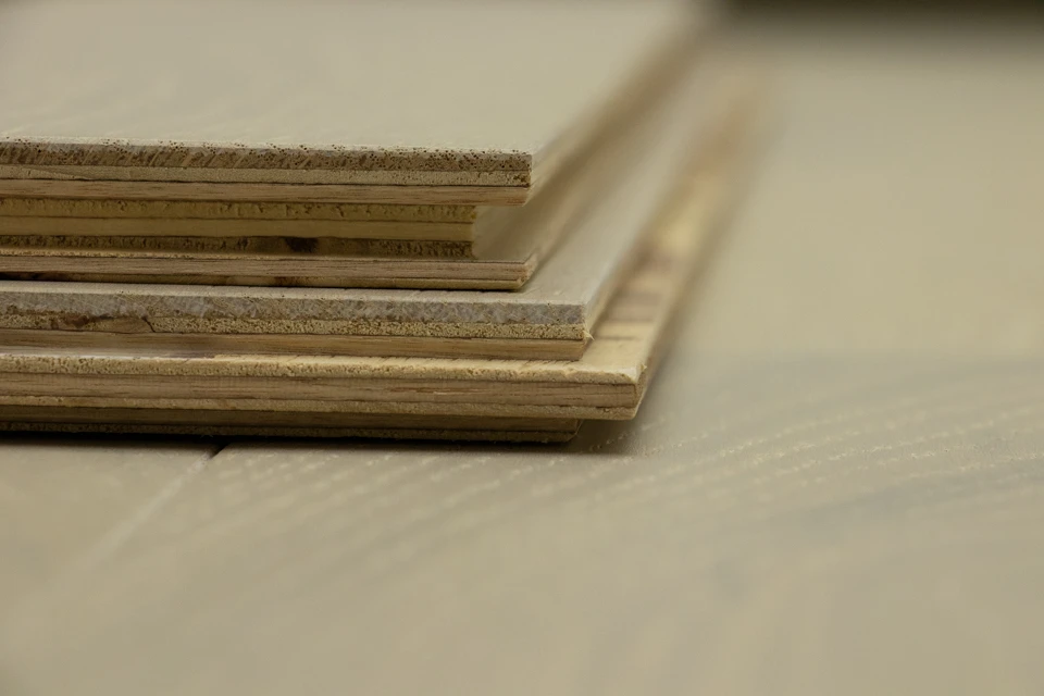 Natural Engineered Flooring Oak Double White Brushed UV Lacquered 14/3mm By 190mm By 400-1500mm - Image 4