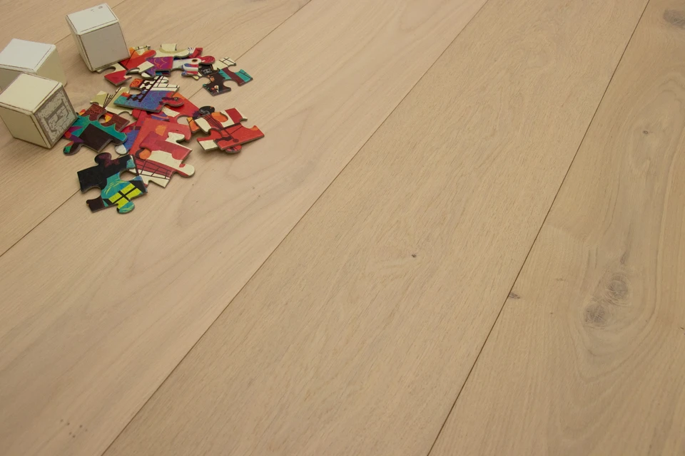 Natural Engineered Flooring Oak Click B2 Non Visible Uv Lacquered 14/3mm By 190mm By 1900mm