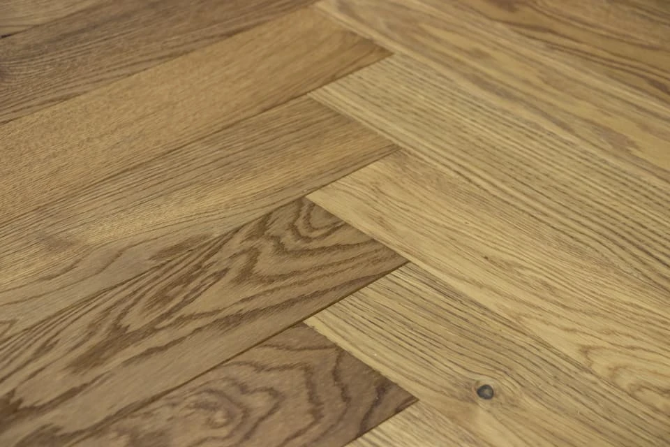 Natural Engineered Flooring Oak Herringbone Light Smoked Brushed UV Oiled 15/4mm By 90mm By 600mm - Image 3
