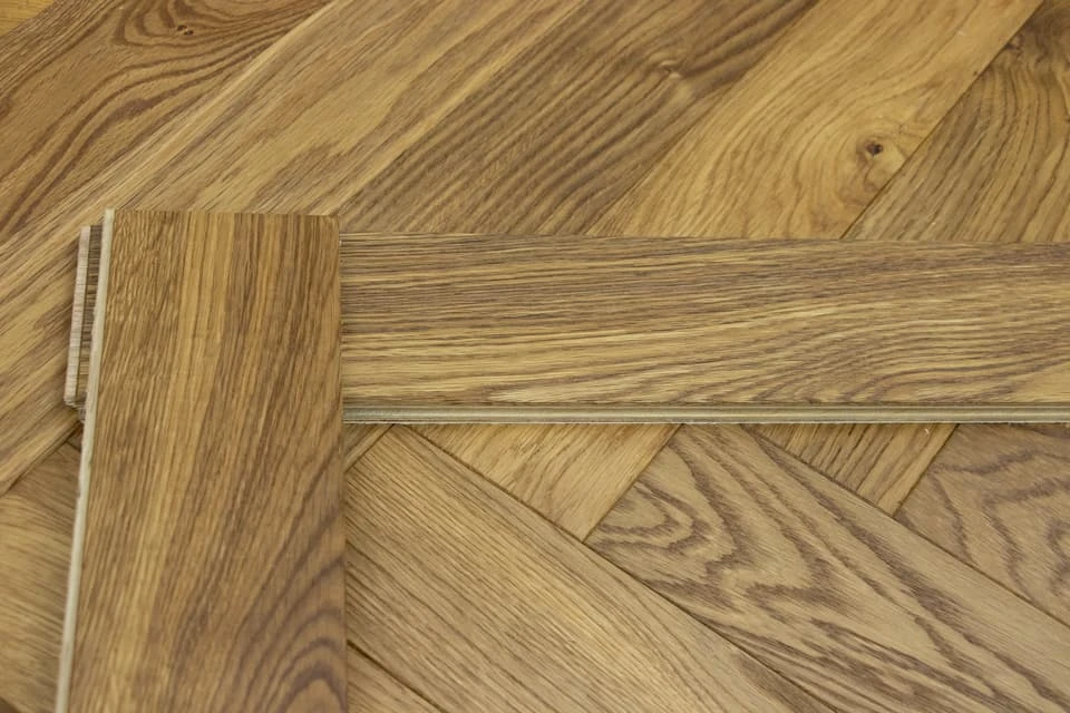 Natural Engineered Flooring Oak Herringbone Light Smoked Brushed UV Oiled 15/4mm By 90mm By 600mm - Image 4