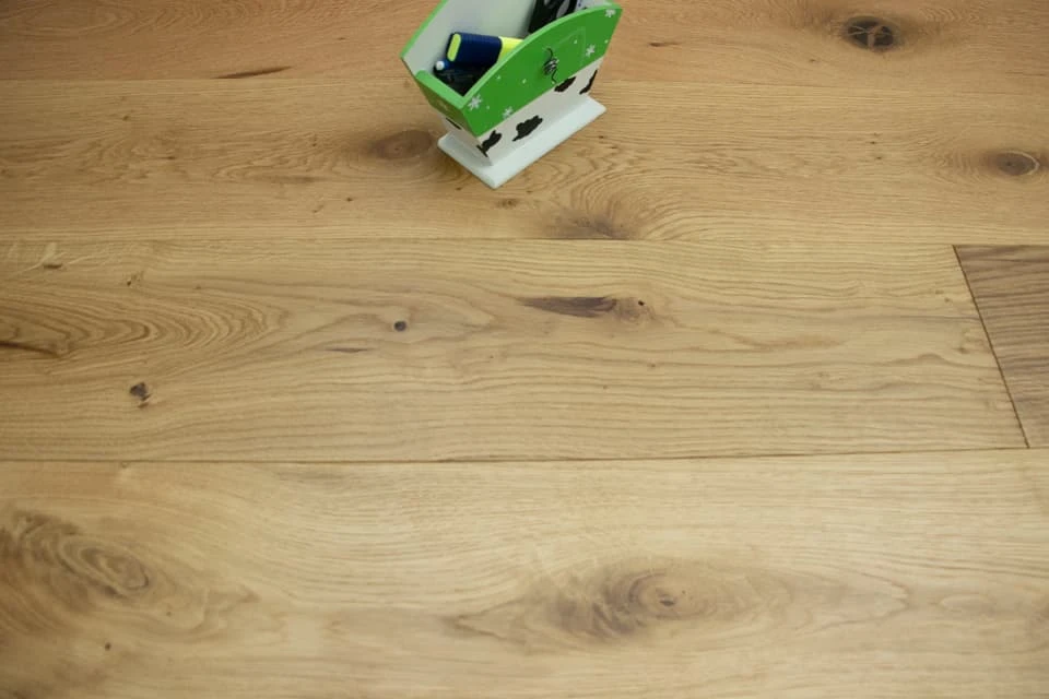 Natural Engineered Flooring Oak Brushed UV Lacquered 14/3mm By 190mm By 1900mm - Image 3