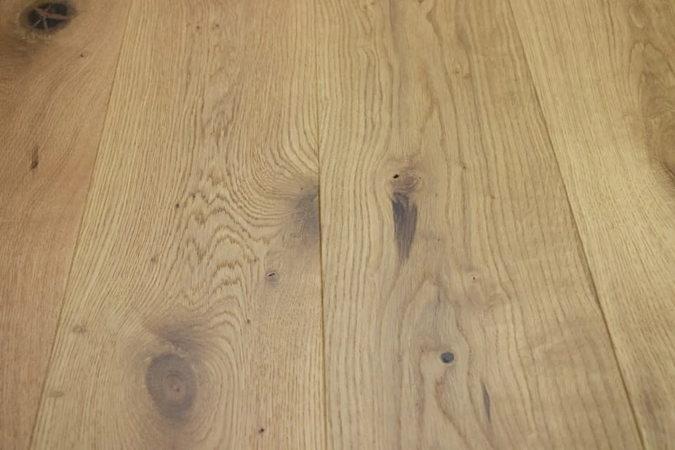 Natural Engineered Flooring Oak Brushed UV Lacquered 14/3mm By 190mm By 1900mm - Image 5