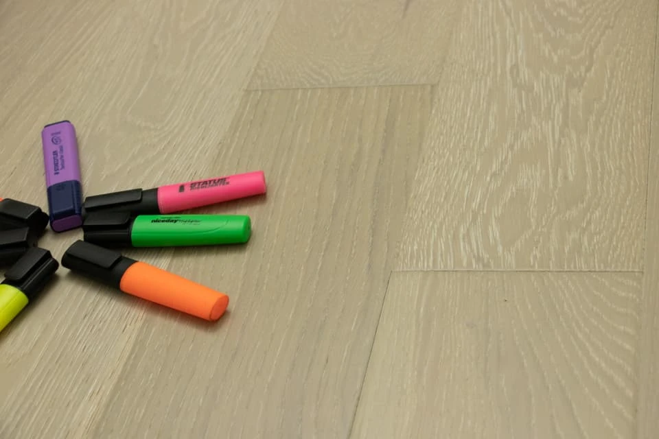 Natural Engineered Flooring Oak Sunny White Brushed UV Oiled 14/3mm By 150mm By 400-1500mm - Image 2