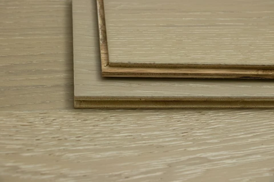 Natural Engineered Flooring Oak Sunny White Brushed UV Oiled 14/3mm By 150mm By 400-1500mm - Image 5