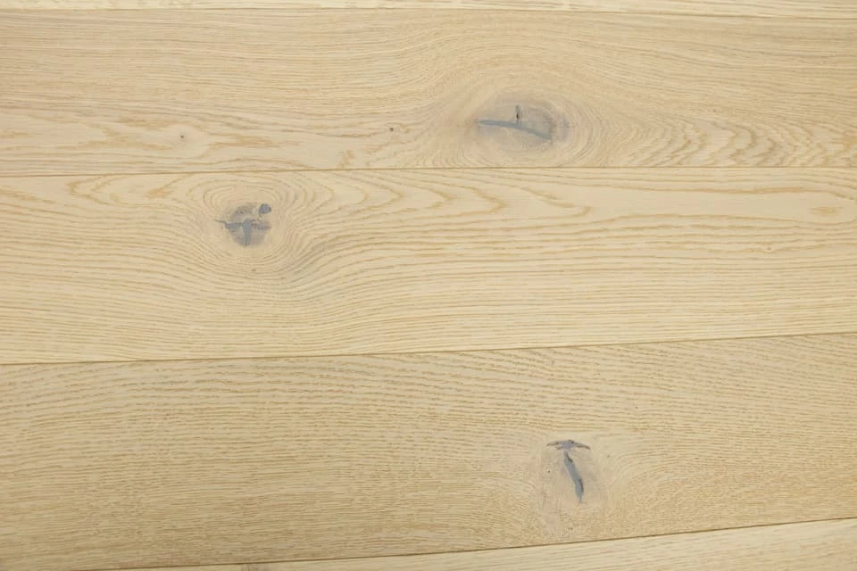 Natural Engineered Flooring Oak Polar Light Sand Brushed UV Oiled 14/4mm By 150mm By 2000mm - Image 4