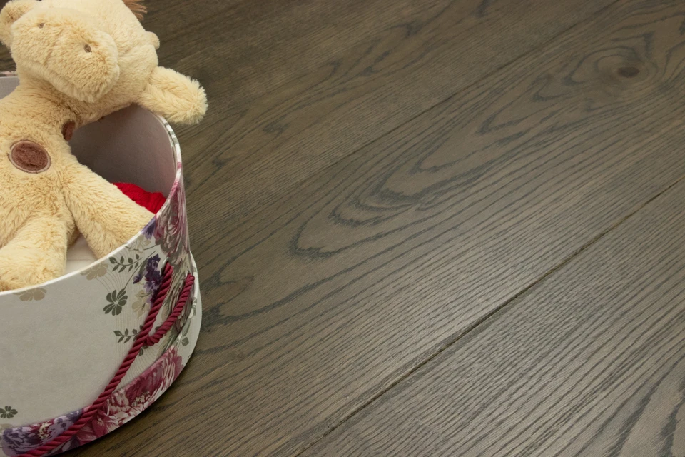 Natural Engineered Flooring Oak Bespoke Bazelet UV Lacquered 16/4mm By 220mm By 1500-2400mm - Image 2