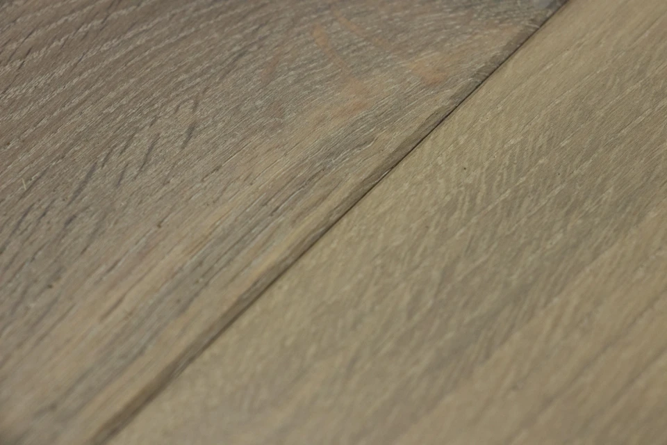 Natural Engineered Flooring Oak Bespoke Coral Deep Brushed Hardwax Oiled 16/4mm By 220mm By 1500-2400mm - Image 4