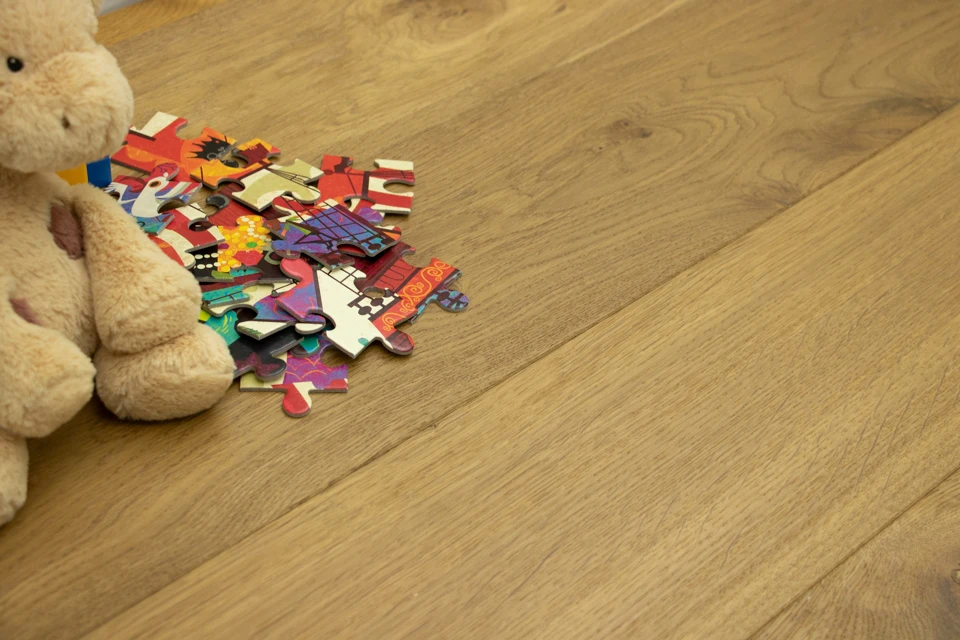 Natural Engineered Flooring Oak Bespoke River Brushed UV Lacquered 16/4mm By 180mm By 1500-2400mm - Image 2