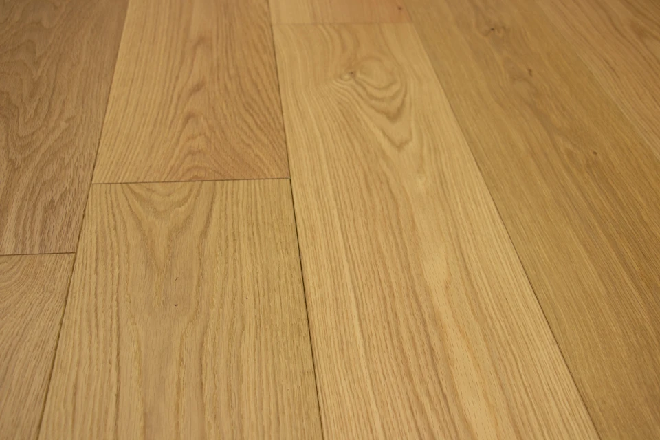 Natural Engineered Flooring Oak Brushed UV Matt Lacquered 14/4mm By 250mm By 790-2400mm FSC - Image 2