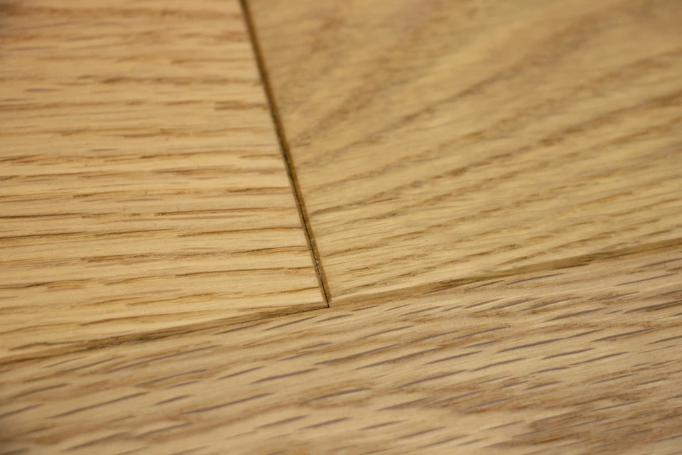 Natural Engineered Flooring Oak Brushed UV Matt Lacquered 14/4mm By 250mm By 790-2400mm FSC - Image 4
