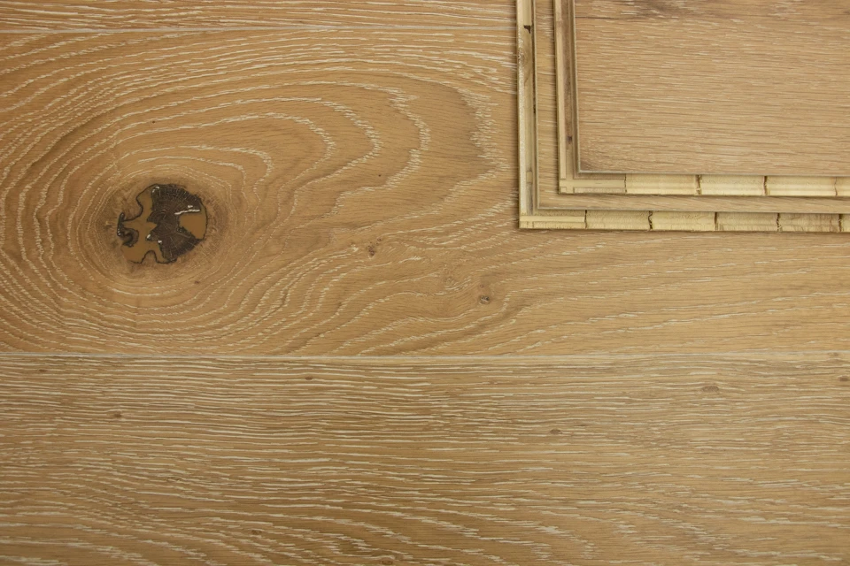 Natural Engineered Flooring Oak Click White Wash Smoked Brushed UV Lacquered 14/3mm By 190mm By 1900mm - Image 4