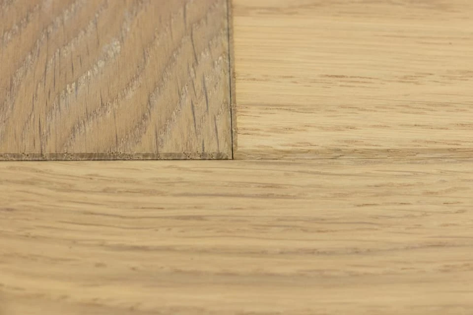 Natural Engineered Flooring Oak Bespoke Herringbone No 13 Brushed UV Oiled 16/4mm By 120mm By 580mm - 12.6m2 Bundle - Image 5