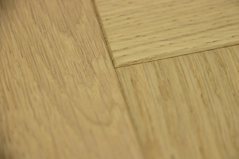 Natural Engineered Flooring Oak Herringbone Non Visible Brushed UV Lacquered 15/4mm By 90mm By 600mm - Image 4