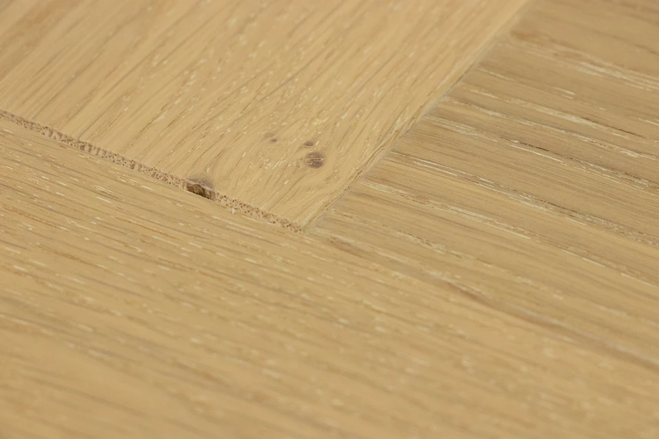 Natural Engineered Flooring Oak Herringbone White Cream UV Oiled 14/3mm By 100mm By 600mm - Image 6