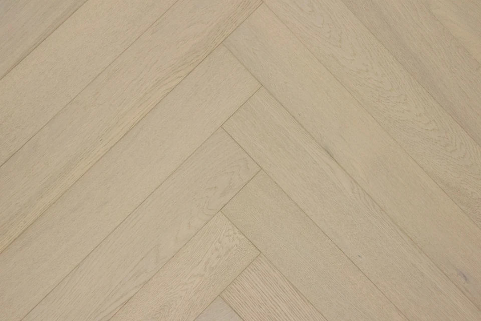 Natural Engineered Flooring Oak Herringbone White Pearl Brushed UV Lacquered 15/4mm By 90mm By 600mm - Image 3