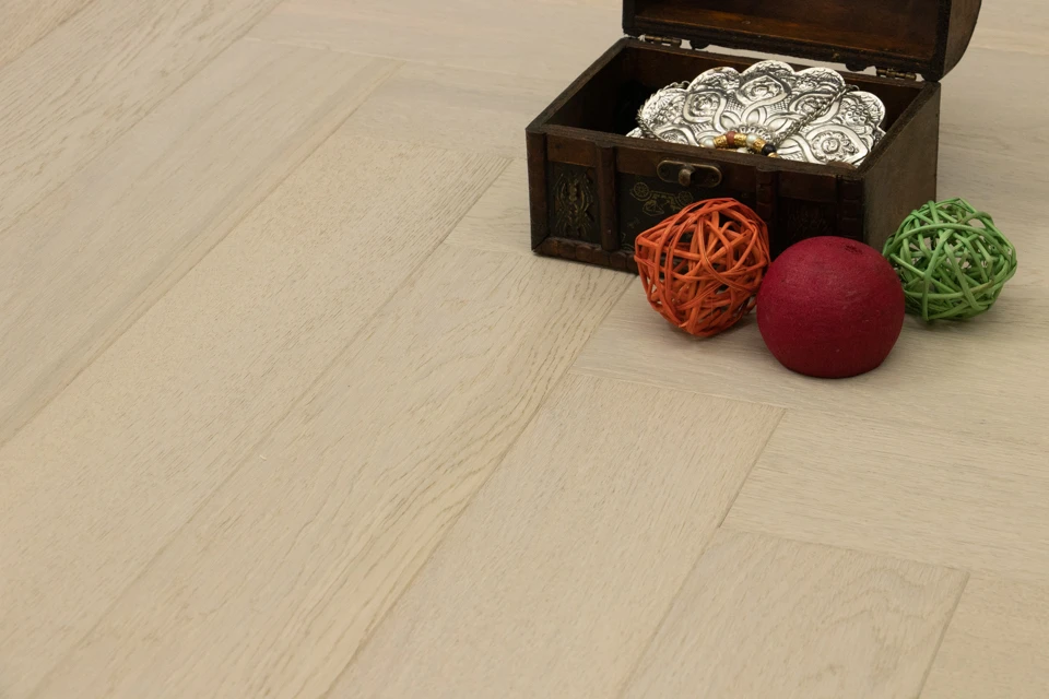 Natural Engineered Flooring Oak Herringbone White Pearl Brushed UV Lacquered 15/4mm By 90mm By 600mm - Image 2