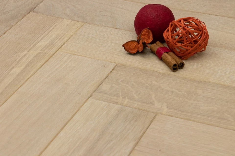 Natural Engineered Flooring Oak Herringbone White UV Oiled 14/3mm By 90mm By 450mm - Image 2