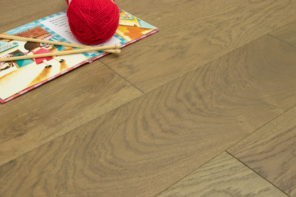 Natural Engineered Flooring Oak Roma Brushed UV Oiled 14/3mm By 190mm By 400-1500mm - Image 2