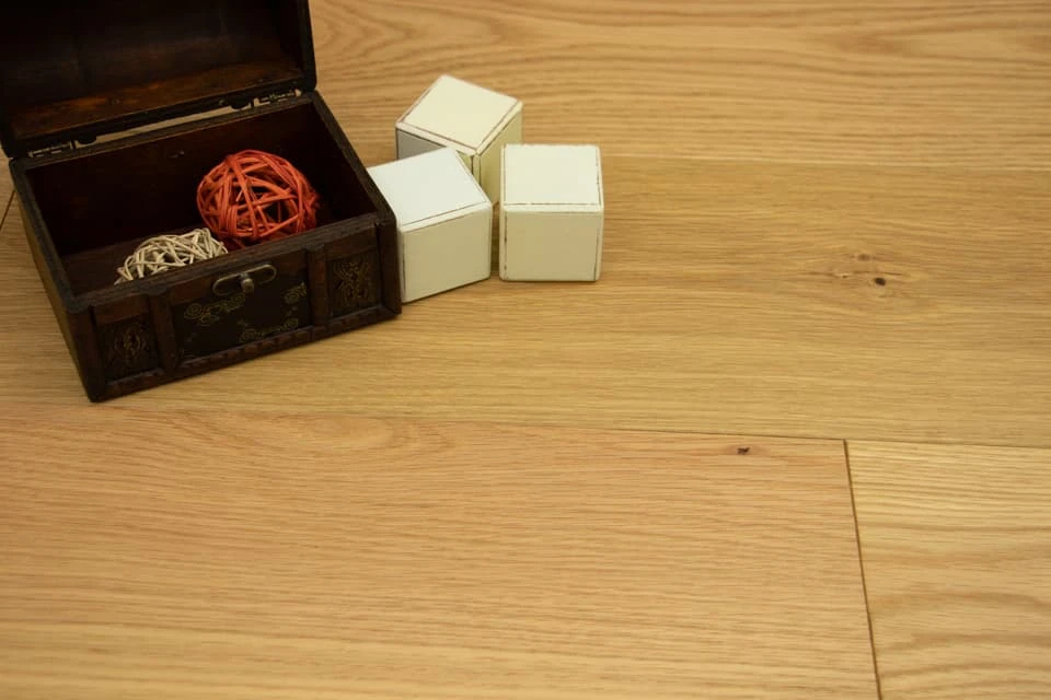 Natural Engineered Flooring Oak Brushed UV Lacquered 10/3mm By 150mm By 300-1500mm - Image 2