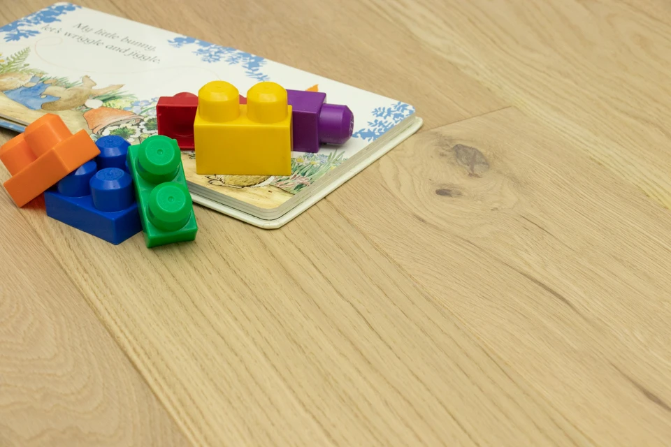 Select Engineered Flooring Oak Non Visible Brushed Uv Lacquered 14/3mm By 150mm By 1855mm - Image 2