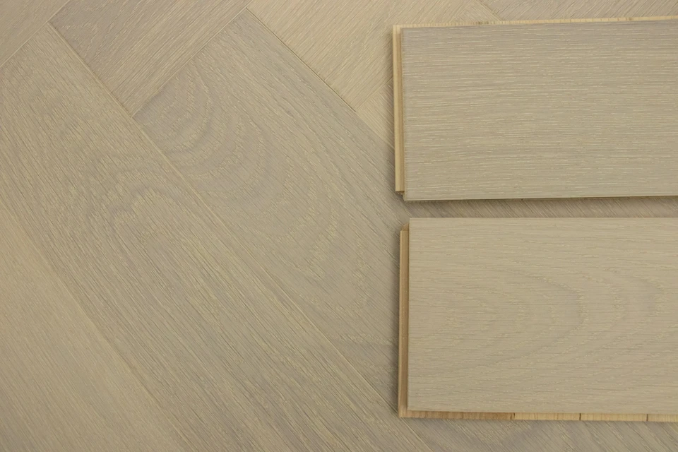 Prime Engineered Flooring Oak Herringbone Double White Brushed UV Lacquered 14/3mm By 98mm By 588mm - Image 5