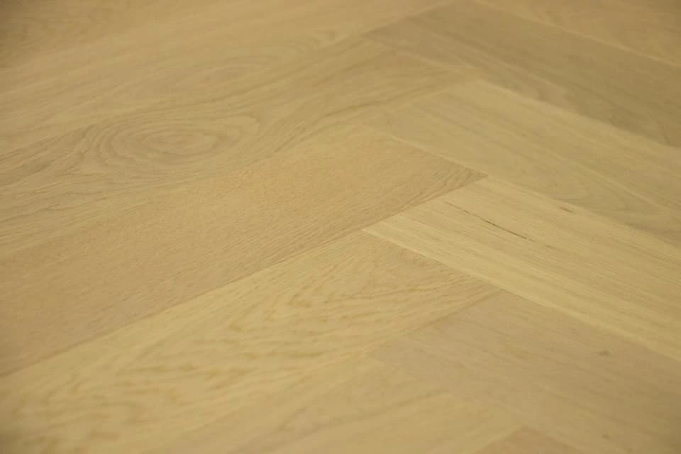 Prime Engineered Flooring Oak Herringbone Non Visible Brushed UV Matt Lacquered 14/3mm By 98mm By 588mm - Image 5