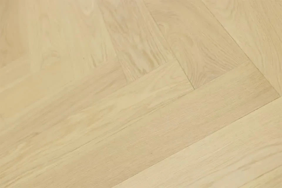 Prime Engineered Flooring Oak Herringbone Non Visible Brushed Matt Lacquered 14/3mm By 126mm By 505mm - Image 3