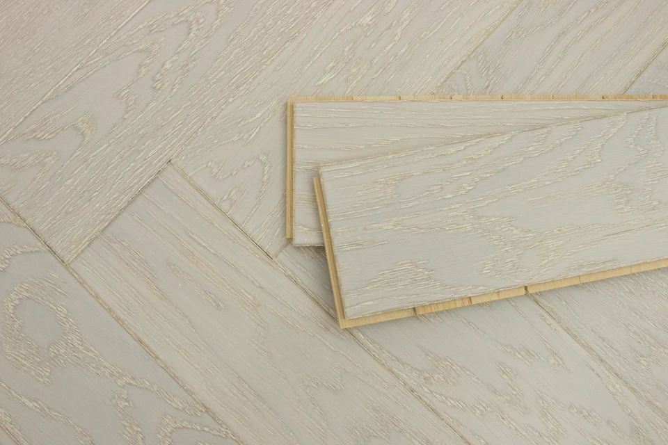 Prime Engineered Flooring Oak Herringbone Sealed Brushed UV Lacquered 14/3mm By 98mm By 790mm - Image 4