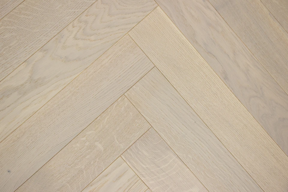 Prime Engineered Flooring Oak Herringbone White UV Oiled 14/3mm By 98mm By 790mm - Image 3