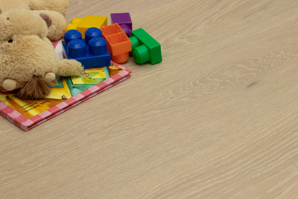 Prime Engineered Flooring Oak Sunny White Brushed UV Oiled 14/3mm By 178mm By 1000-2400mm - Image 2