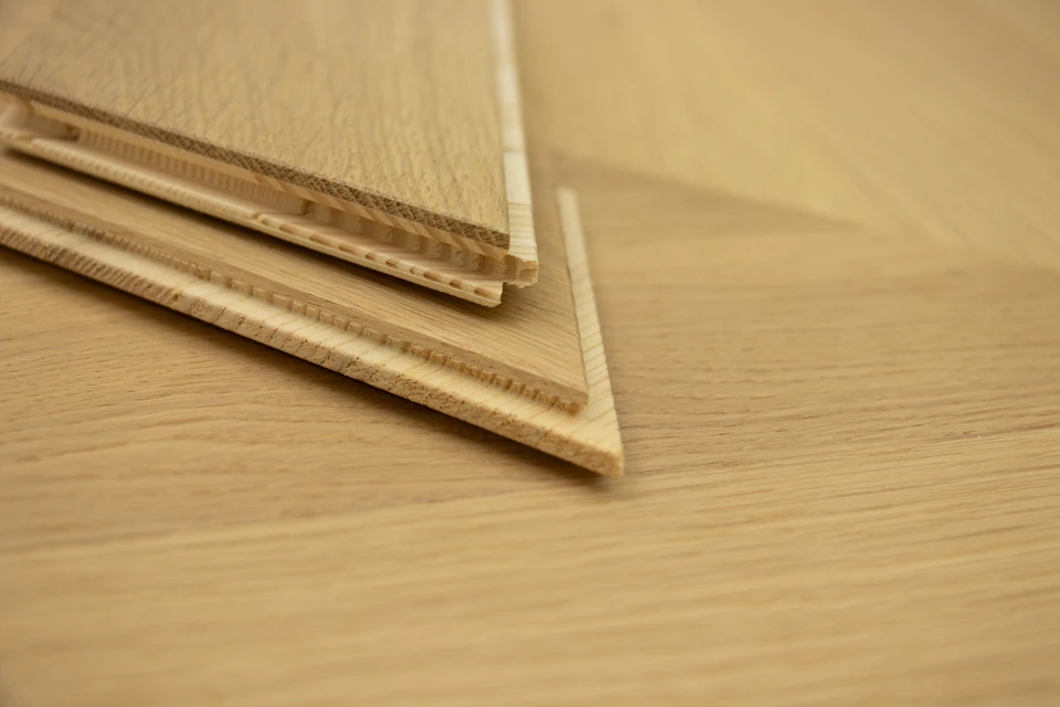 Prime Engineered Flooring Oak Chevron Ribolla Brushed Uv Lacquered 14/3mm By 90mm By 510mm - Image 3