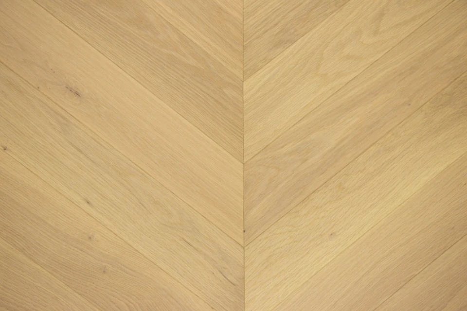 Prime Engineered Flooring Oak Chevron Ribolla Brushed Uv Lacquered 14/3mm By 90mm By 510mm - Image 5
