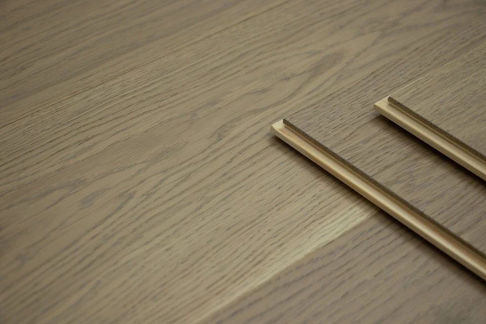 Natural Engineered Flooring Oak Silver Stone Brushed Uv Matt Lacquered 14/3mm By 190mm By 1900mm - Image 4