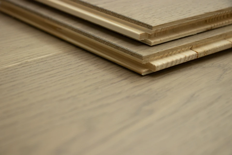 Natural Engineered Flooring Oak Silver Stone Brushed Uv Matt Lacquered 14/3mm By 190mm By 1900mm - Image 5