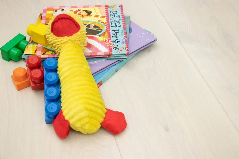 Prime Engineered Flooring Oak Snow White Brushed Wax Oiled 14/3mm By 190mm By 1900mm - Image 2