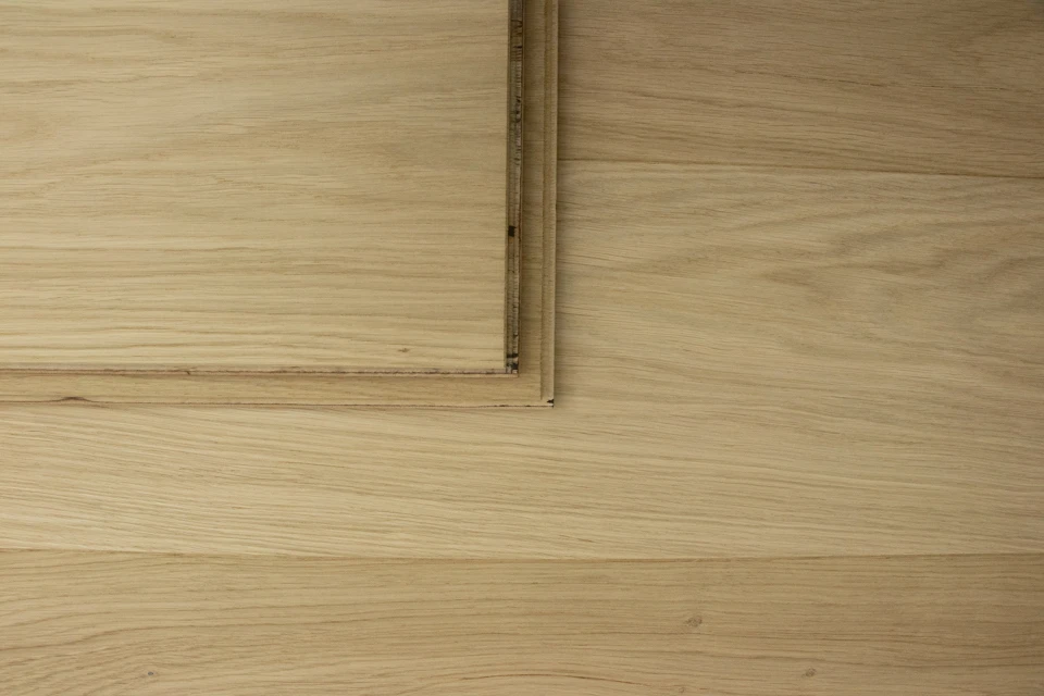 Natural Engineered Flooring Oak Brushed Unfinished 14/3mm By 190mm By 1900mm - Image 4