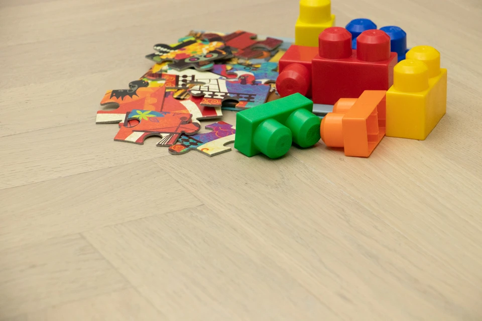 Natural Engineered Flooring Oak Herringbone Vienna Brushed Uv Lacquered 12/2mm By 90mm By 600mm