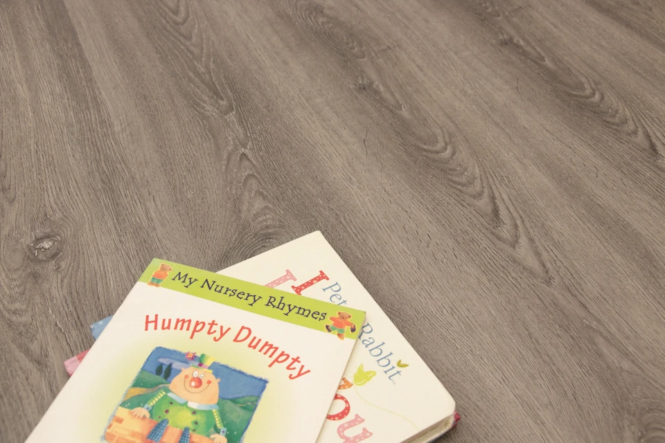 Supremo Luxury Click Vinyl Rigid Core Flooring Cotton Wood 4.2mm By 178mm By 1220mm - Image 4