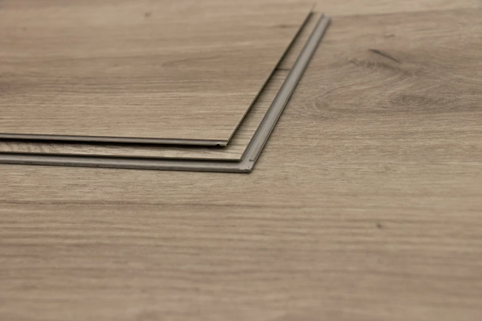 Supremo Luxury Click Vinyl Rigid Core Flooring Light Grey 4.2mm By 178mm By 1220mm - Image 6