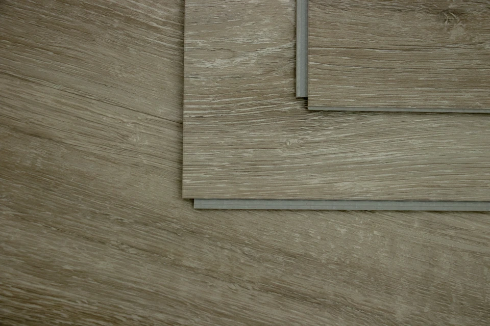 Supremo Luxury Click Vinyl Rigid Core Flooring Cottage Grey 5mm By 181mm By 1220mm - Image 4