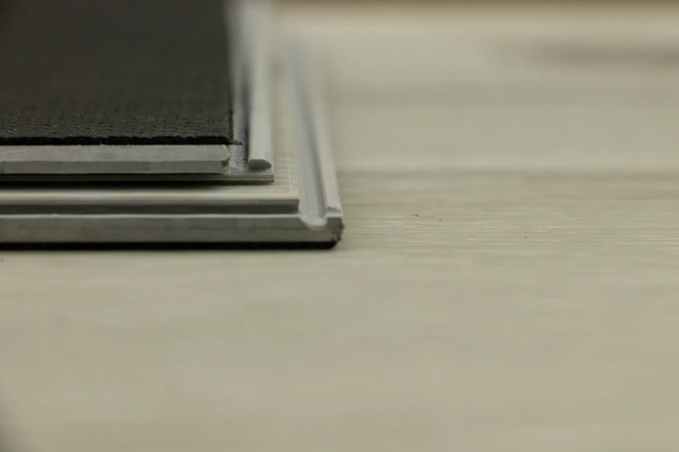 Supremo Royal Luxury Click Vinyl Rigid Core Flooring Boya With Built In Underlay 6mm By 228 By 1220mm - Image 6