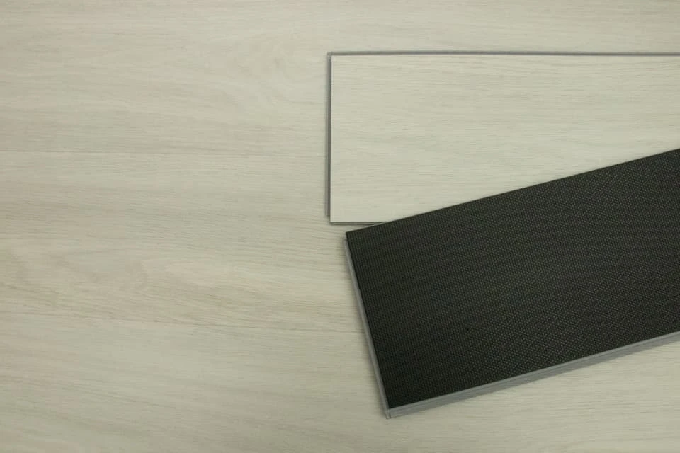 Supremo Diamond Luxury Click Vinyl Rigid Core Flooring Crystal With Built In Underlay 8mm By 178mm By 1220mm - Image 4