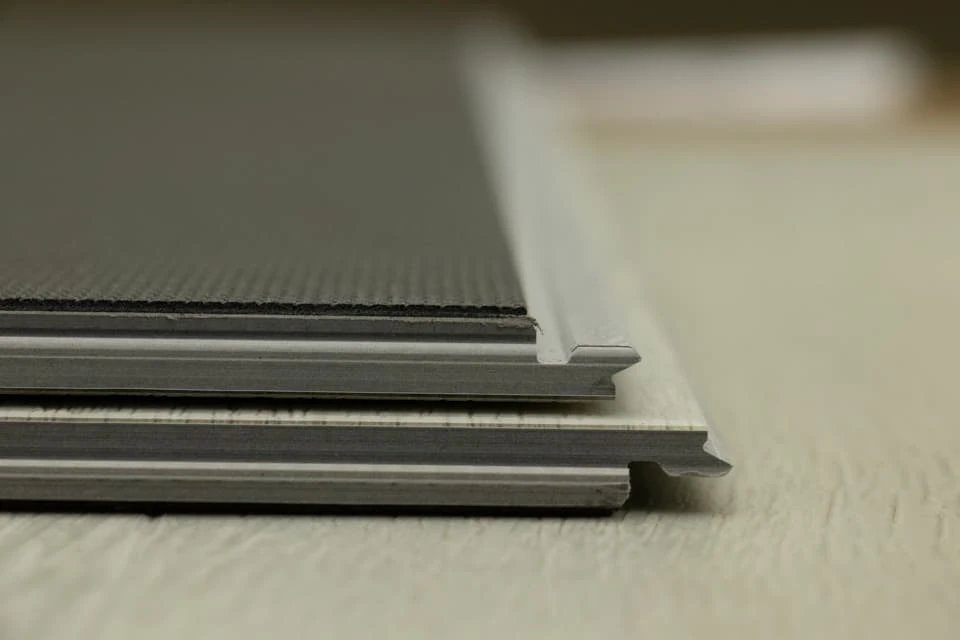 Supremo Diamond Luxury Click Vinyl Rigid Core Flooring Crystal With Built In Underlay 8mm By 178mm By 1220mm - Image 5