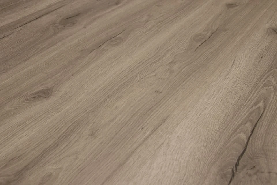 Supremo Luxury Click Vinyl Rigid Core Flooring Light Grey With Built In Underlay 5mm By 180mm By 1220mm - Image 2