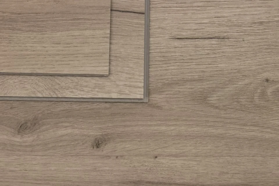 Supremo Luxury Click Vinyl Rigid Core Flooring Light Grey With Built In Underlay 5mm By 180mm By 1220mm - Image 3